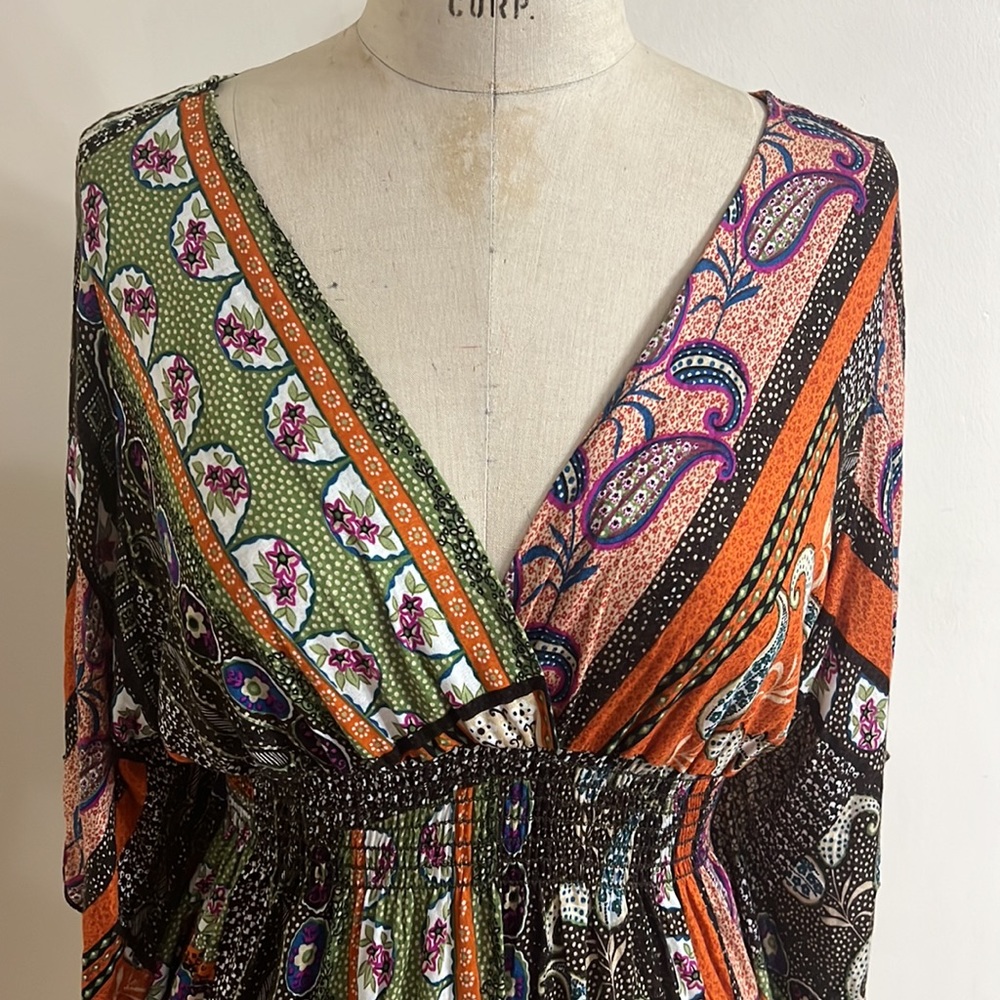 Charming Charlie V Neck Quilted Pattern Knit Top - Picture 2 of 7